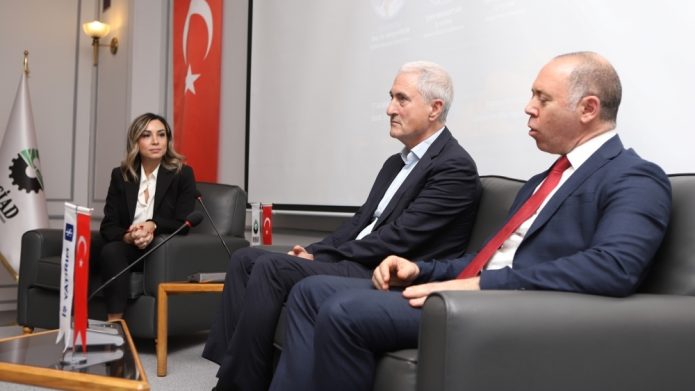 "Alternatif model kavgası yaşanıyor"