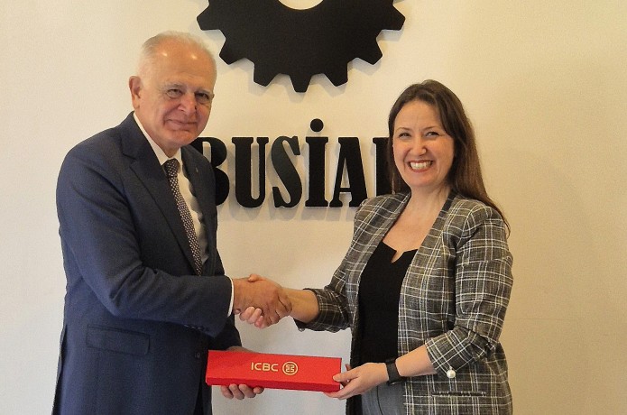 "Çin'le iş yapmak isteyenlere destek oluyoruz"